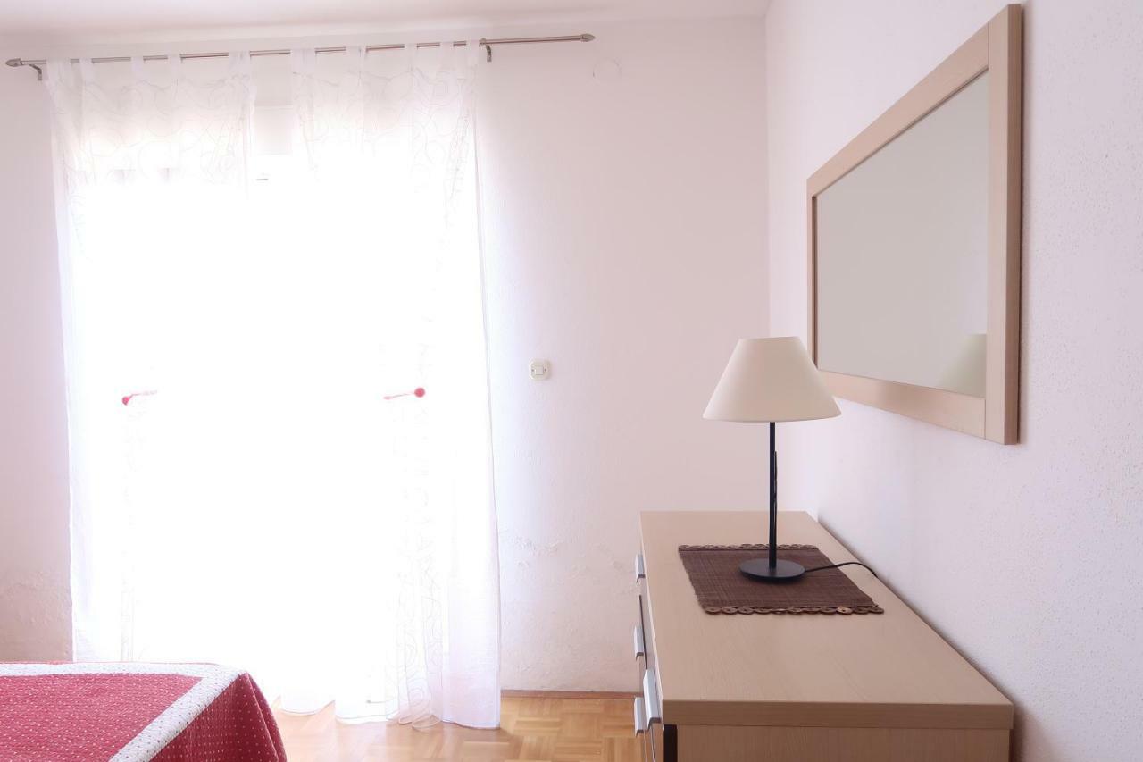 Apartments Maras Primosten Exterior photo